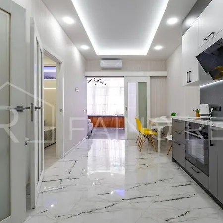 2к з панорамним видом в аркадії 5010 Fainorent *