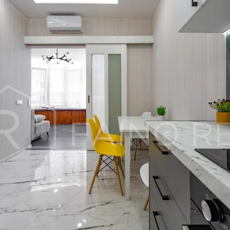 2к з панорамним видом в аркадії 5010 Fainorent Odesa