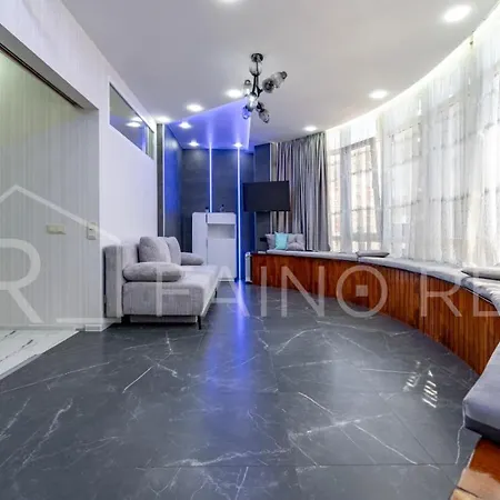 2к з панорамним видом в аркадії 5010 Fainorent Apartment *